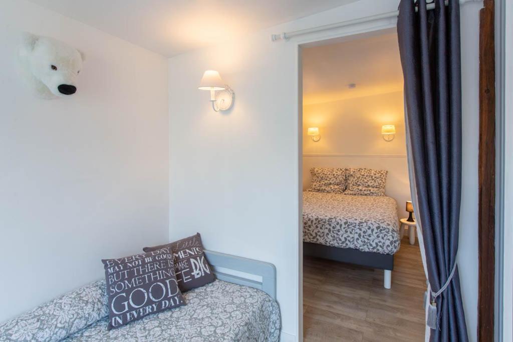 Couette & Confitures Bed & Breakfast Nojeon-en-Vexin Екстериор снимка